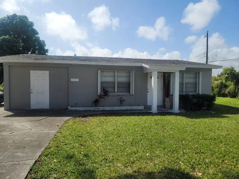 2701 N 10th AVE, Lake Worth, FL 33461