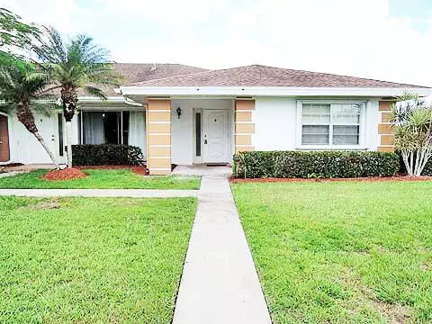 621 Pines Knoll DR Apt D, Fort Pierce, FL 34982