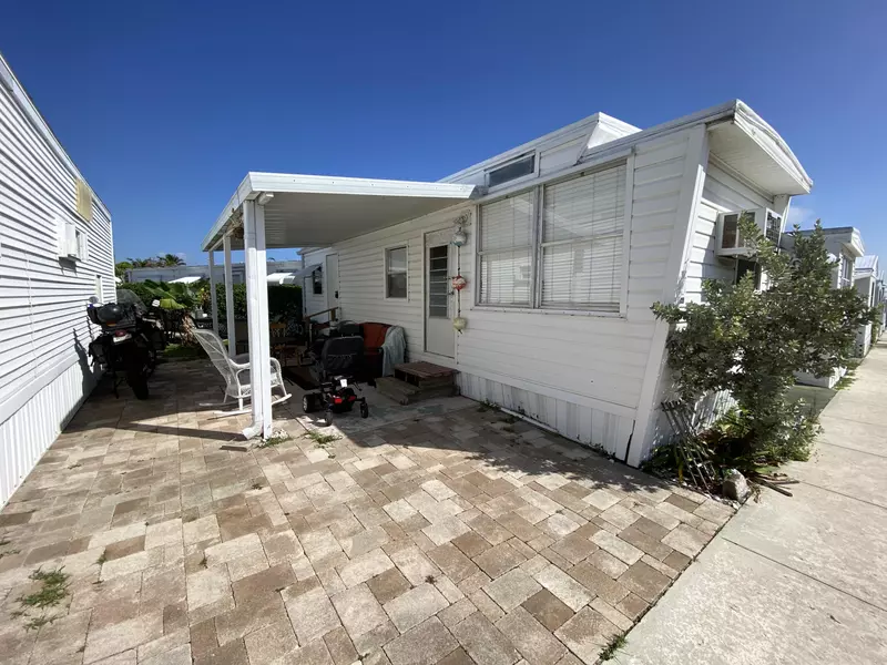 23 Briny Breezes BLVD A, Briny Breezes, FL 33435