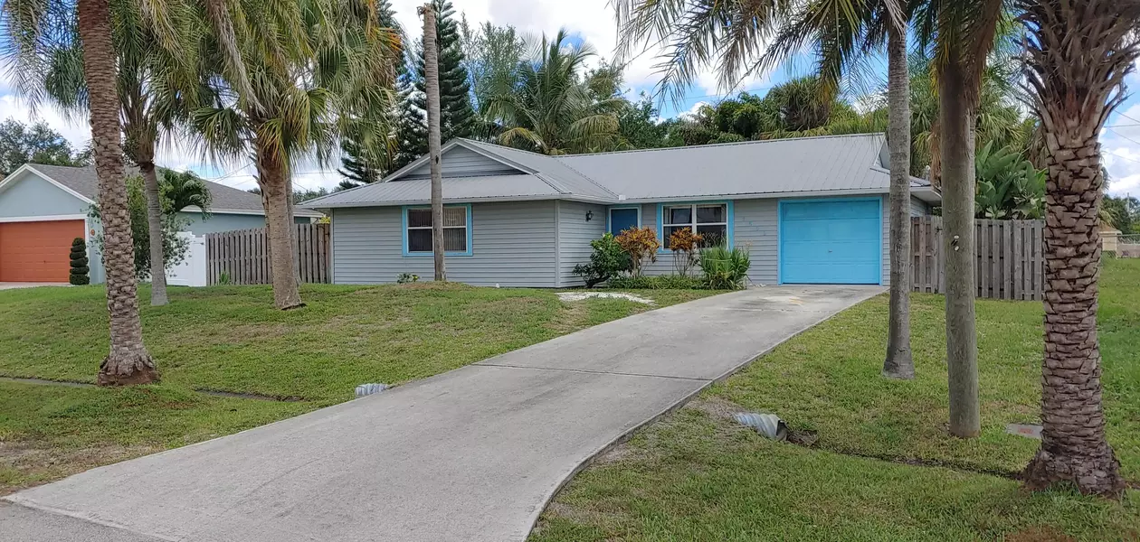 1509 SW Medley LN, Port Saint Lucie, FL 34953