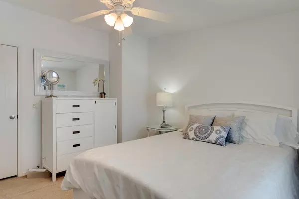 Barefoot Bay, FL 32976,414 Macadamia DR