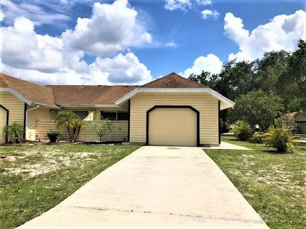 1302 SE La Haven LN, Port Saint Lucie, FL 34952