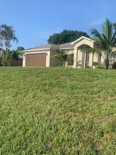 Port Saint Lucie, FL 34983,757 NW Cabot ST