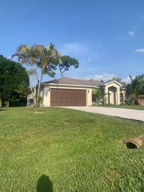 Port Saint Lucie, FL 34983,757 NW Cabot ST