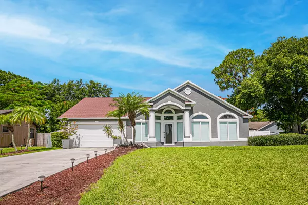 2522 SW Kensington ST, Port Saint Lucie, FL 34953