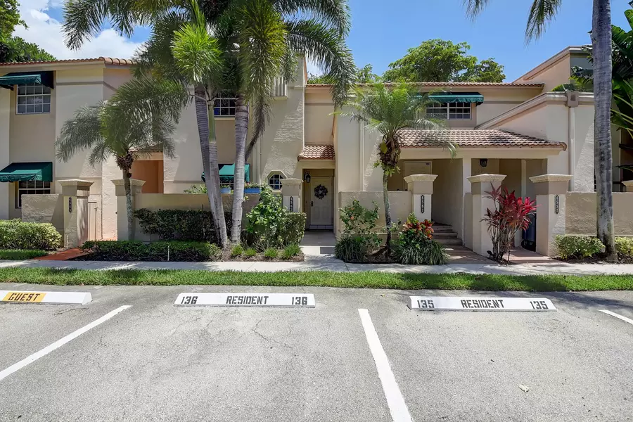 6563 Via Regina, Boca Raton, FL 33433