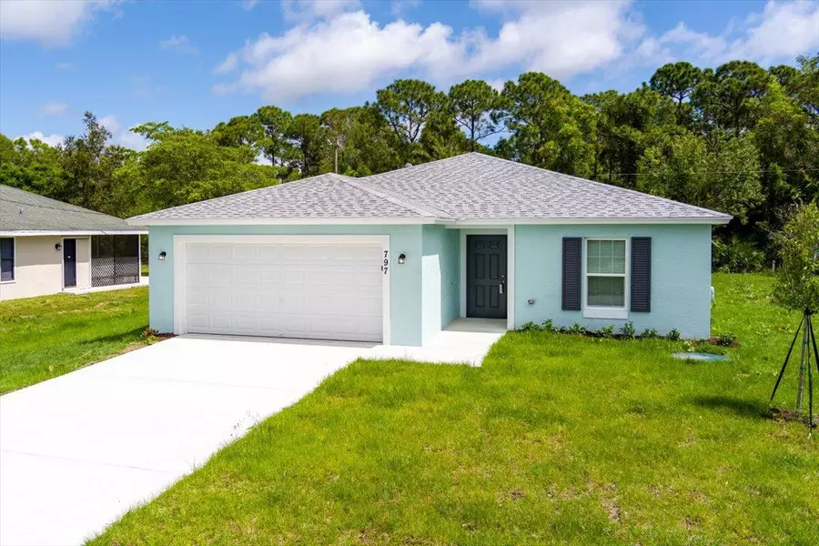 797 SE Streamlet AVE, Port Saint Lucie, FL 34983