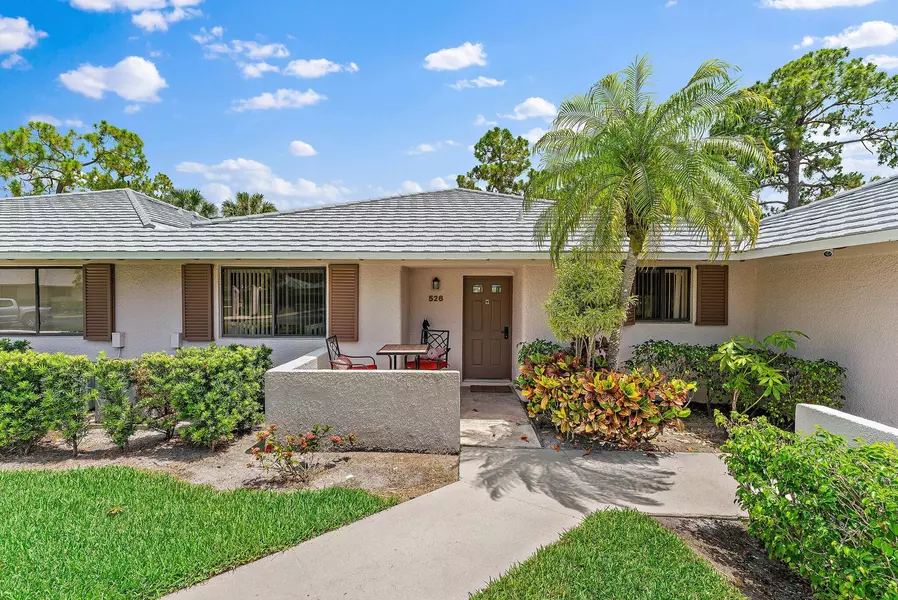 526 Club DR, Palm Beach Gardens, FL 33418