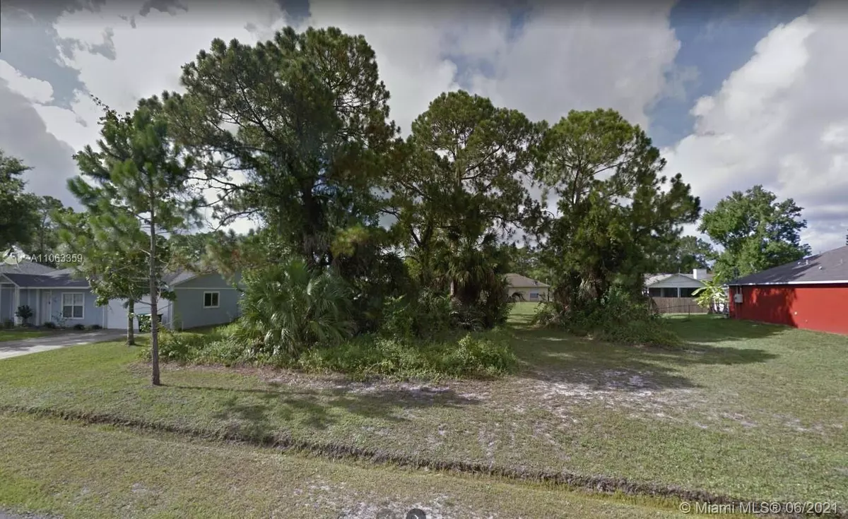 Palm Bay, FL 32907,740 NW Altamira Street