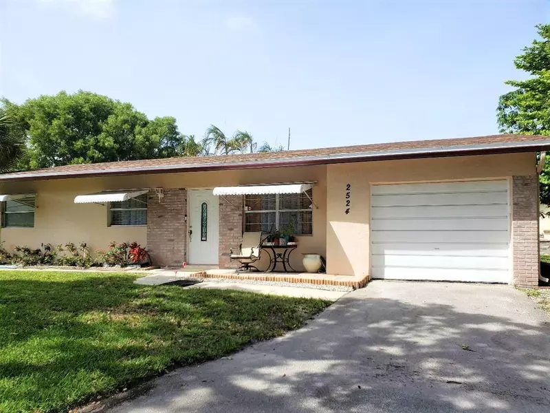 2524 SW Natura BLVD, Deerfield Beach, FL 33441