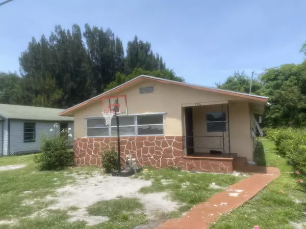 706 N 19th ST,  Fort Pierce,  FL 34950