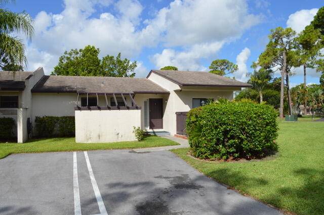 Royal Palm Beach, FL 33411,61 W Seminole CT