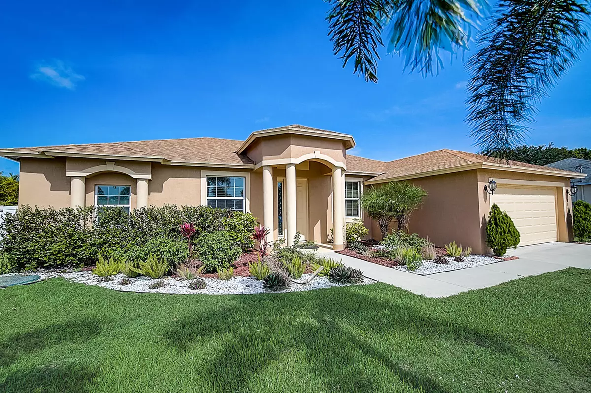 Port Saint Lucie, FL 34953,559 SW North Quick CIR