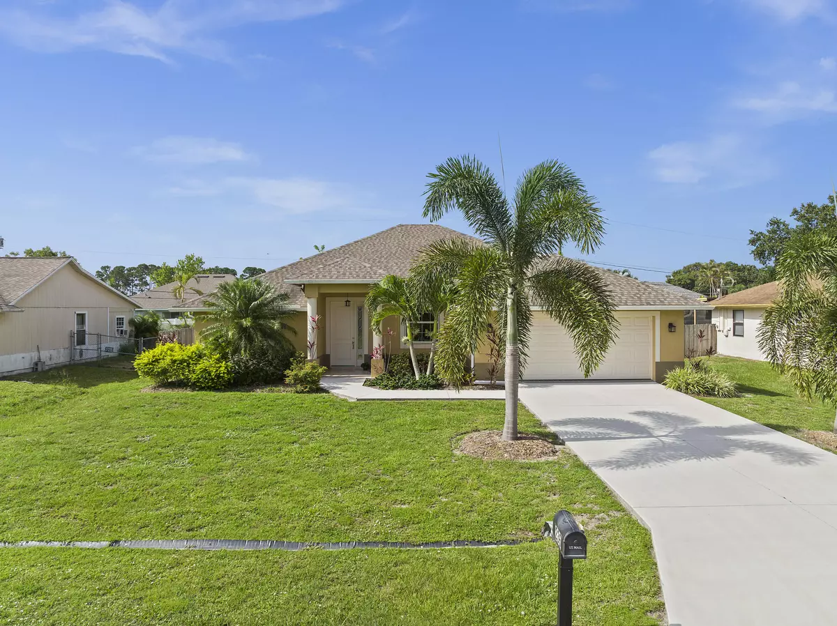 Port Saint Lucie, FL 34983,236 SE Todd AVE