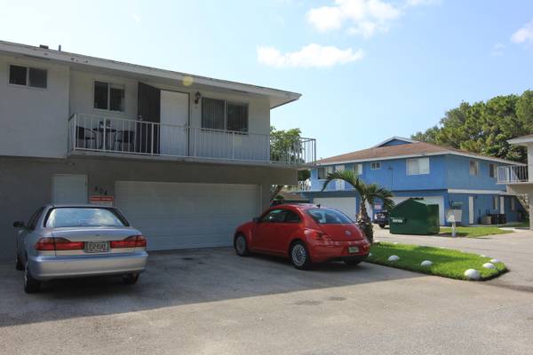 804 W Tiffany DR 4, Mangonia Park, FL 33407