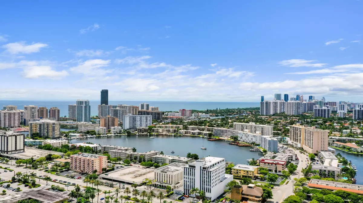 Hallandale Beach, FL 33009,1745 E Hallandale Beach BLVD 1904w