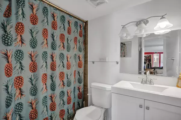 Miami, FL 33126,4725 NW 7th ST 104-3