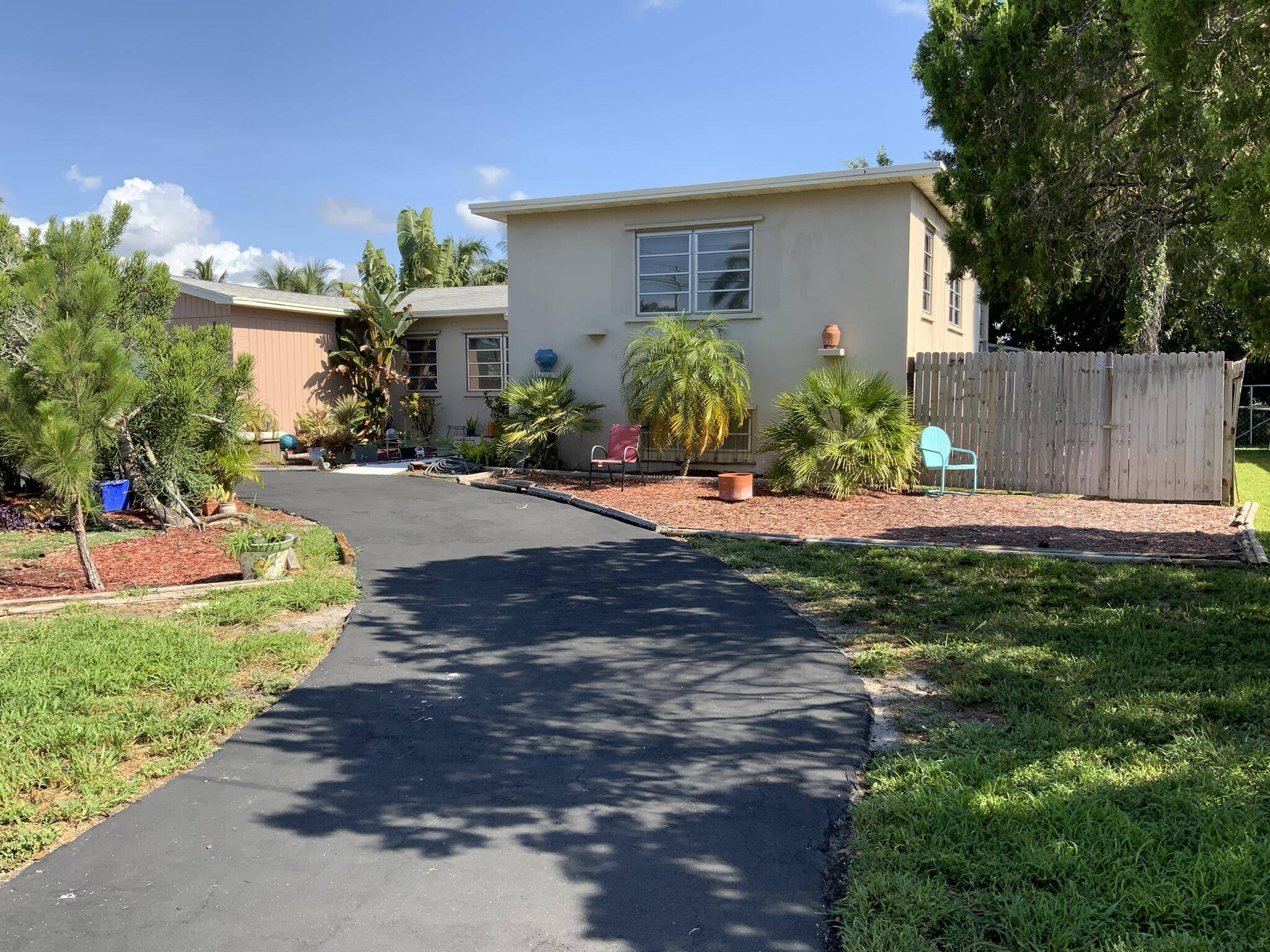Lake Clarke Shores, FL 33406,1421 Shore DR