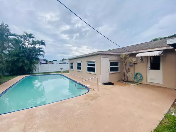 Lantana, FL 33462,416 S 13th PL