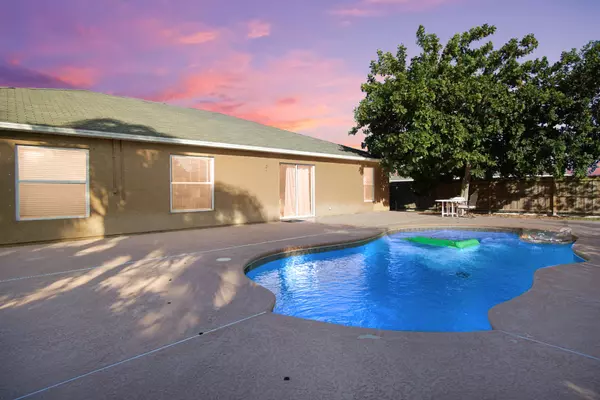 Port Saint Lucie, FL 34953,1992 SW Mcallister LN