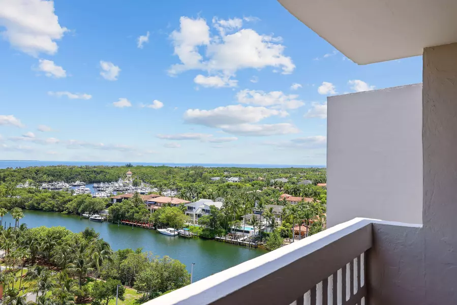 90 Edgewater DR 1218, Coral Gables, FL 33133