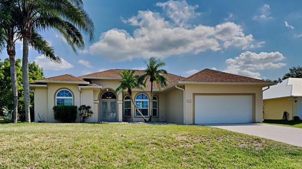 2820 SE Tate AVE, Port Saint Lucie, FL 34984