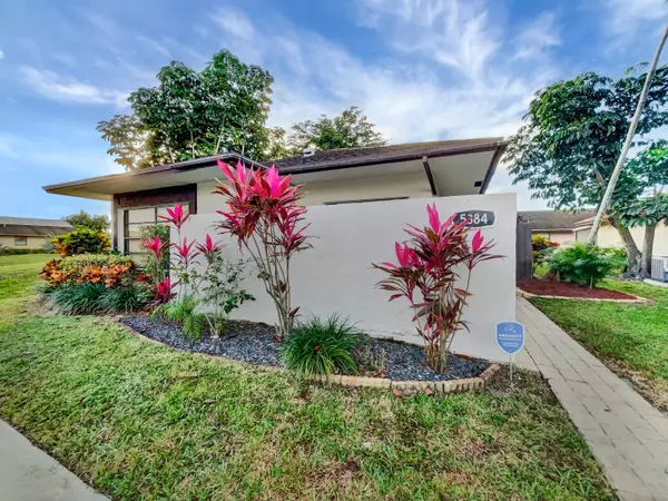 5384 Mendoza ST, West Palm Beach, FL 33415