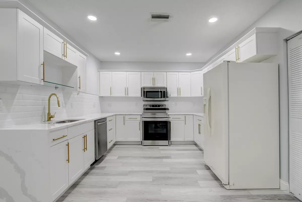 Boynton Beach, FL 33436,7601 Forest Green LN