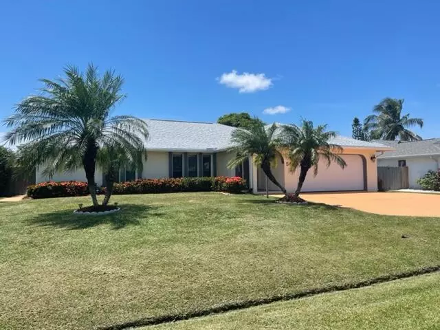 Port Saint Lucie, FL 34983,561 SE Sunnybrook TER