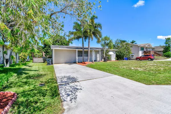 Lake Worth, FL 33462,6692 Westview DR