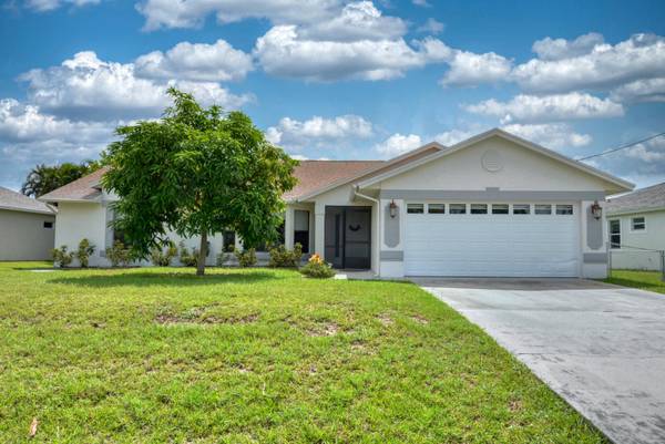 6711 NW Dorothy ST, Port Saint Lucie, FL 34983