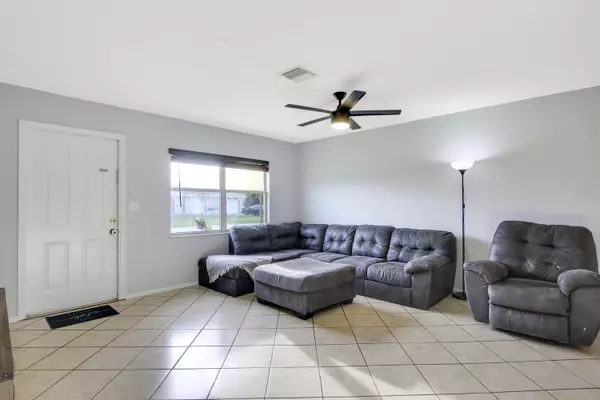 Port Saint Lucie, FL 34952,1807 SE Vesthaven CT