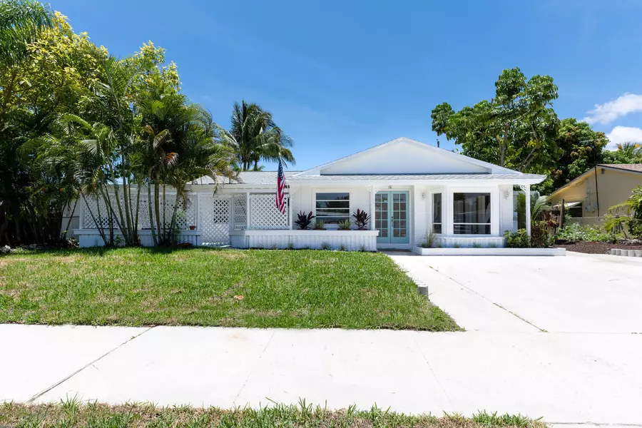 1302 W Pine ST, Lantana, FL 33462