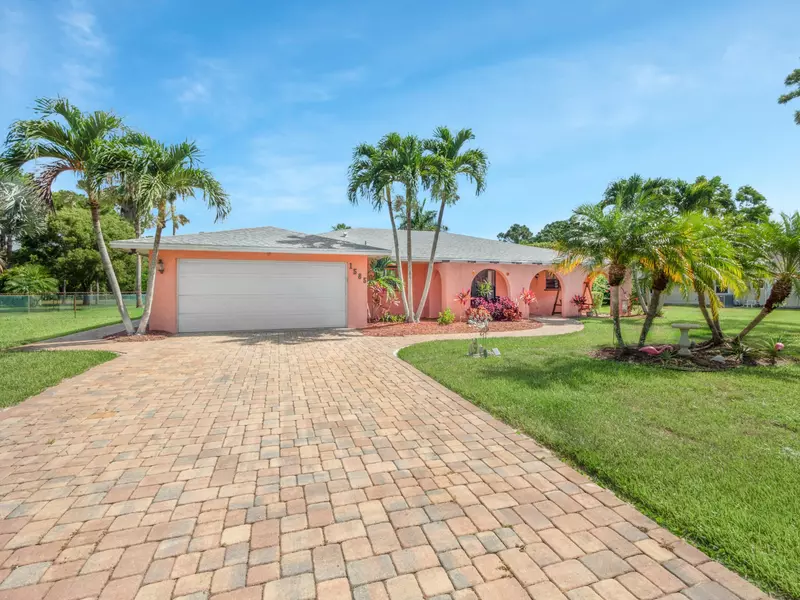 1585 SE Blockton AVE, Port Saint Lucie, FL 34952