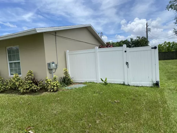 Port Saint Lucie, FL 34983,158 SW Ray AVE