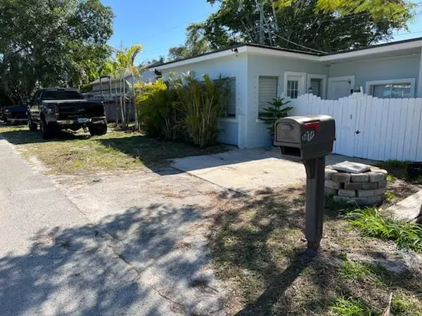 1074 NE Orange AVE, Jensen Beach, FL 34957