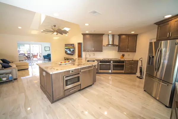 Jupiter, FL 33458,112 Stillwater CIR