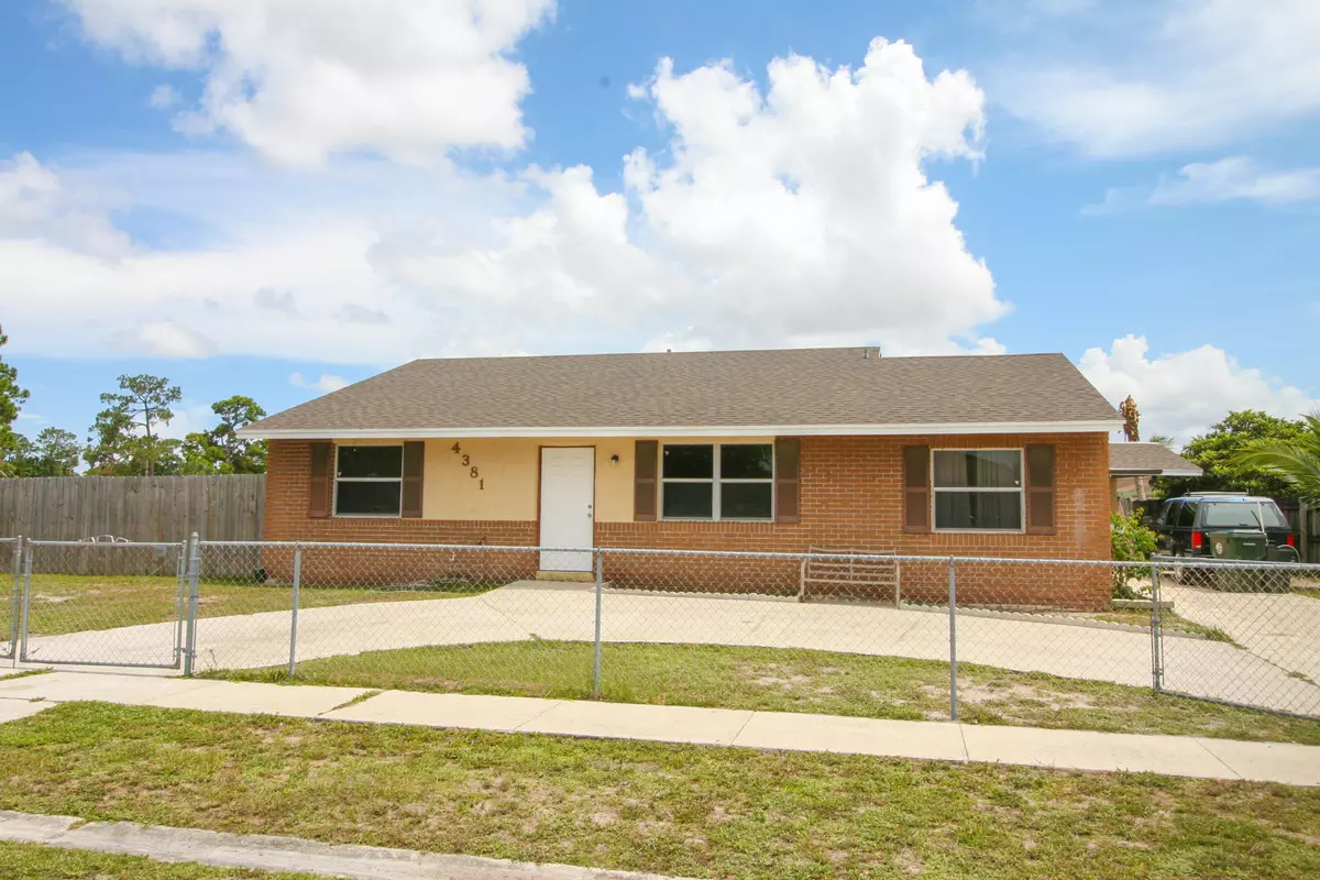 Greenacres, FL 33463,4381 Nicia WAY