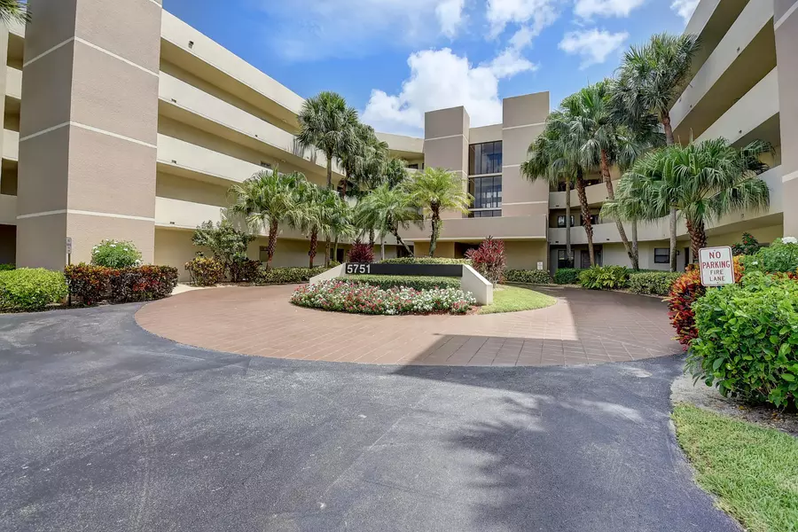 5751 Camino Del Sol 304, Boca Raton, FL 33433