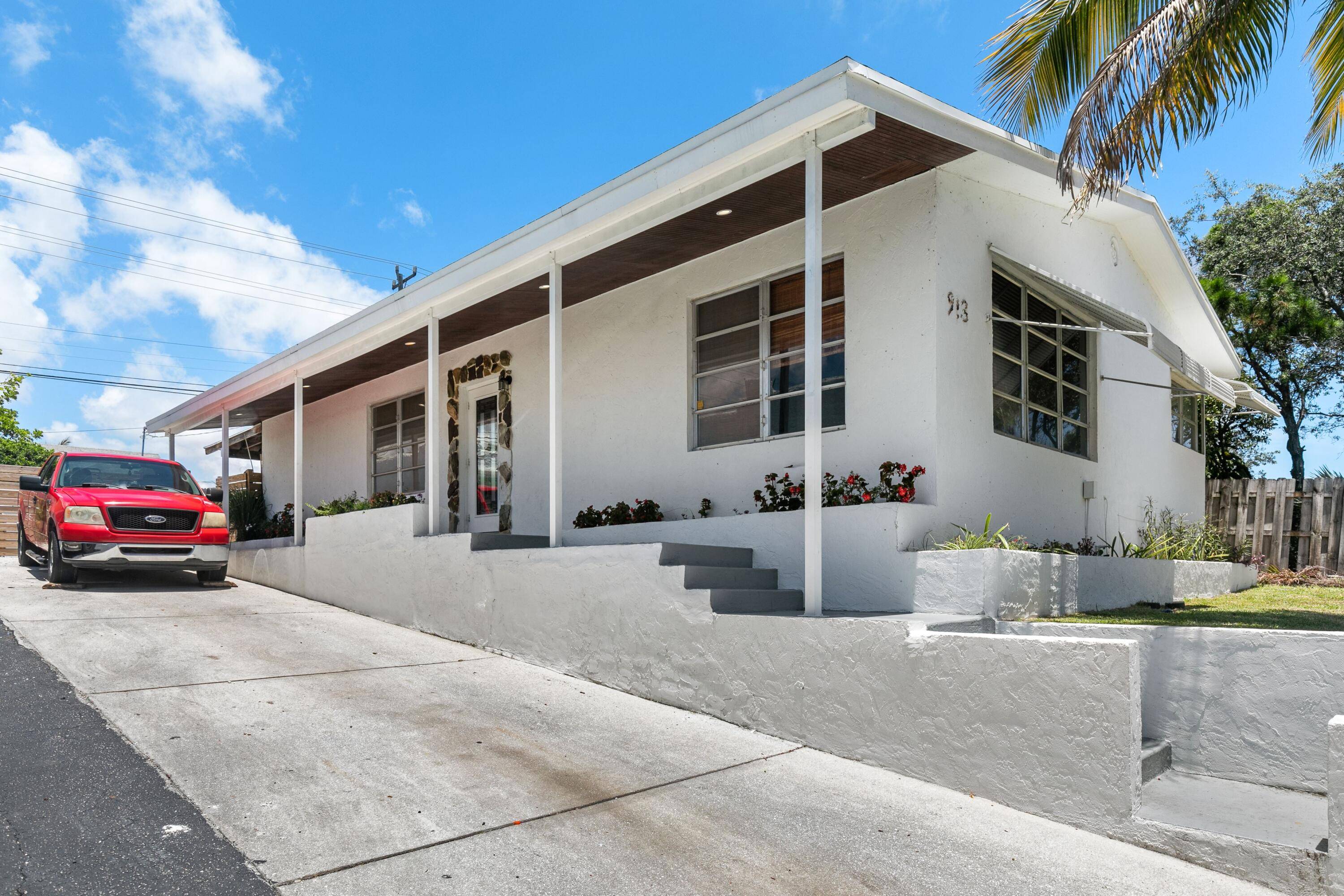 913 N B ST, Lake Worth Beach, FL 33460