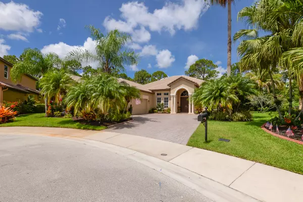 Port Saint Lucie, FL 34986,864 SW Saint Tropez CT