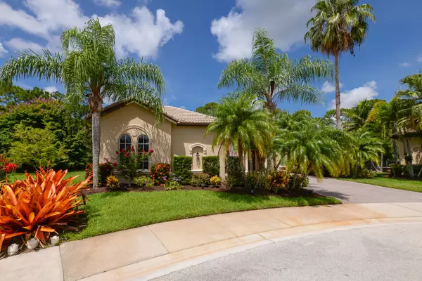 Port Saint Lucie, FL 34986,864 SW Saint Tropez CT