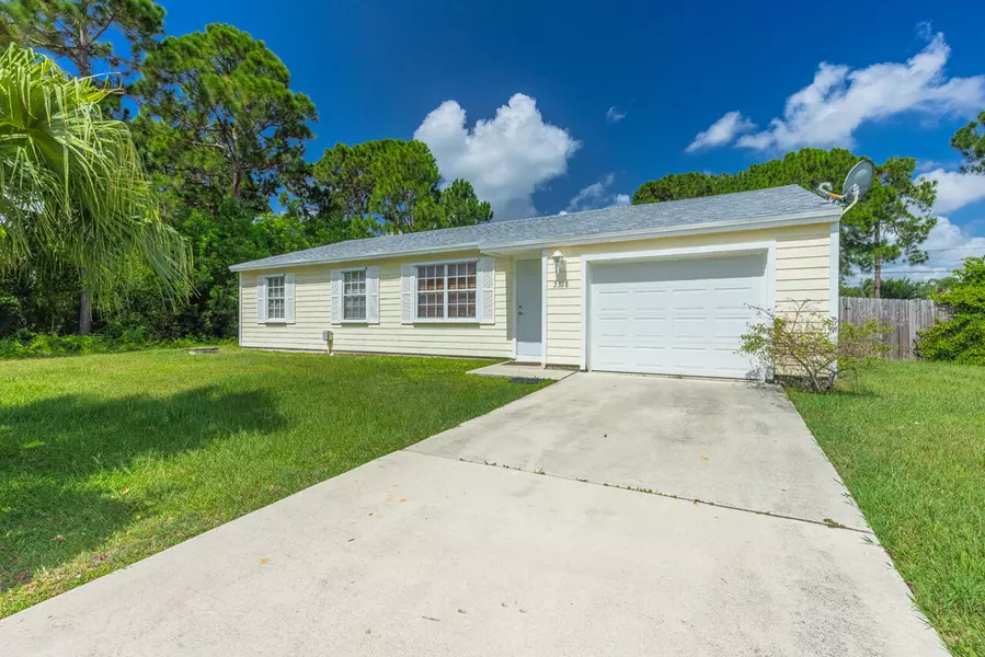 2318 SE Newcastle Ter TER, Port Saint Lucie, FL 34952