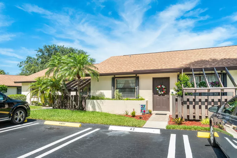 42 Via De Casas Norte, Boynton Beach, FL 33426