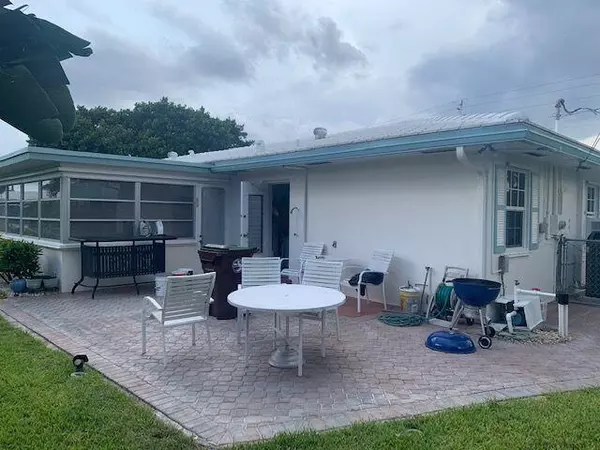 Lake Clarke Shores, FL 33406,7612 Pine Tree LN