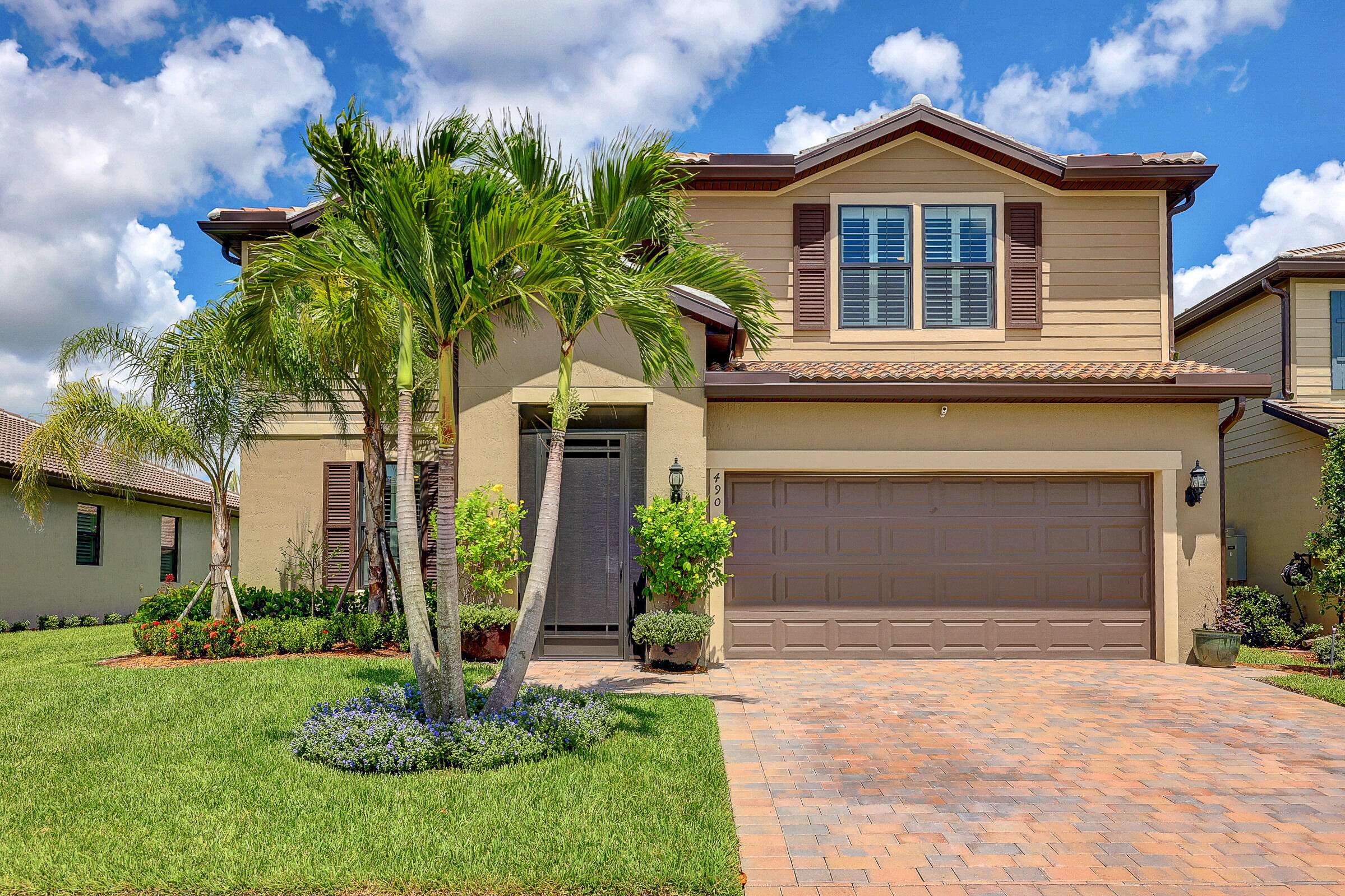 490 SE Vallarta DR, Port Saint Lucie, FL 34984