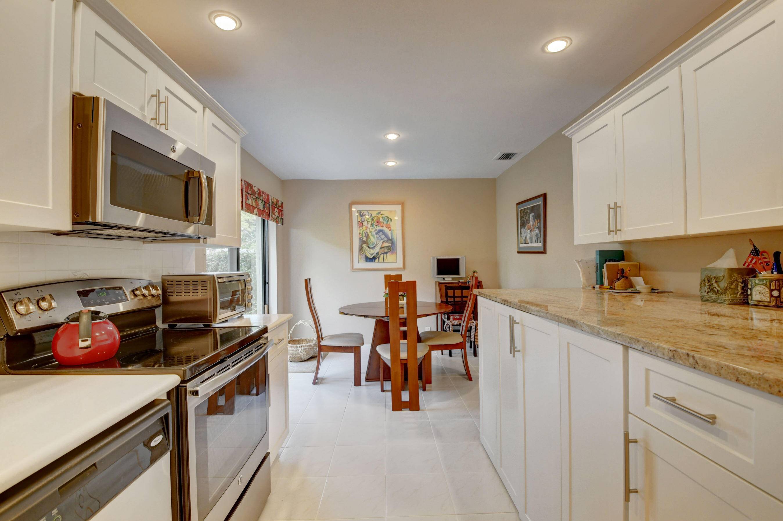 Boynton Beach, FL 33436,35 Westgate LN D