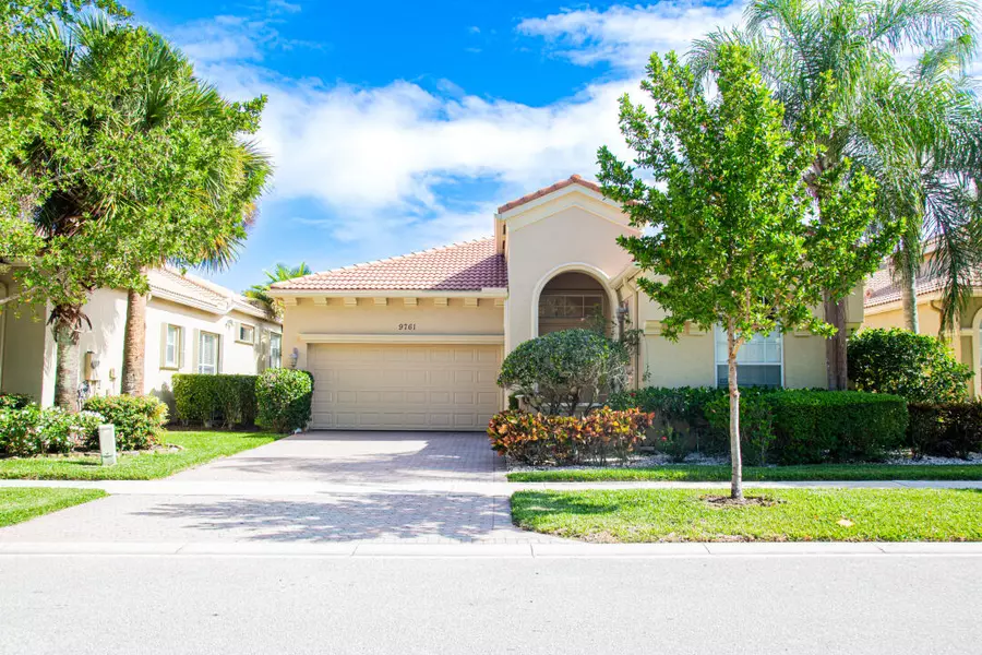 9761 W Via Grande, Wellington, FL 33411