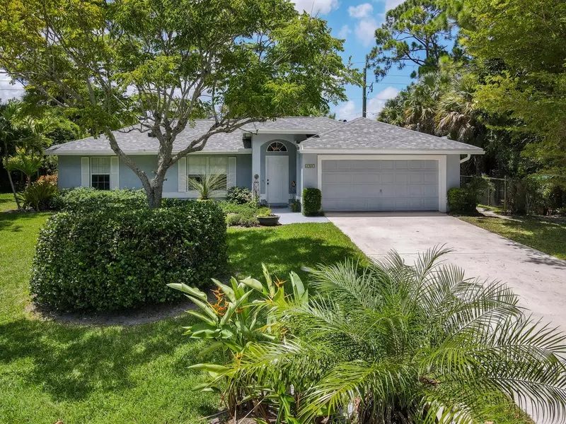 6205 SE Circle ST, Hobe Sound, FL 33455