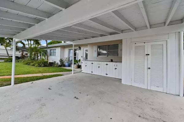 Lake Worth Beach, FL 33461,1441 Hillcrest DR